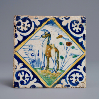 Un carreau en majolique polychrome à décor d'un dromedaire, Delft, vers 1600